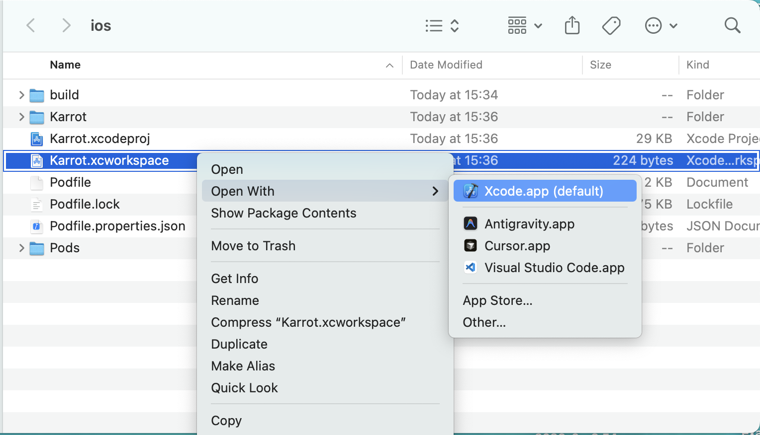 Hình 1: Mở xcworkspace với Xcode